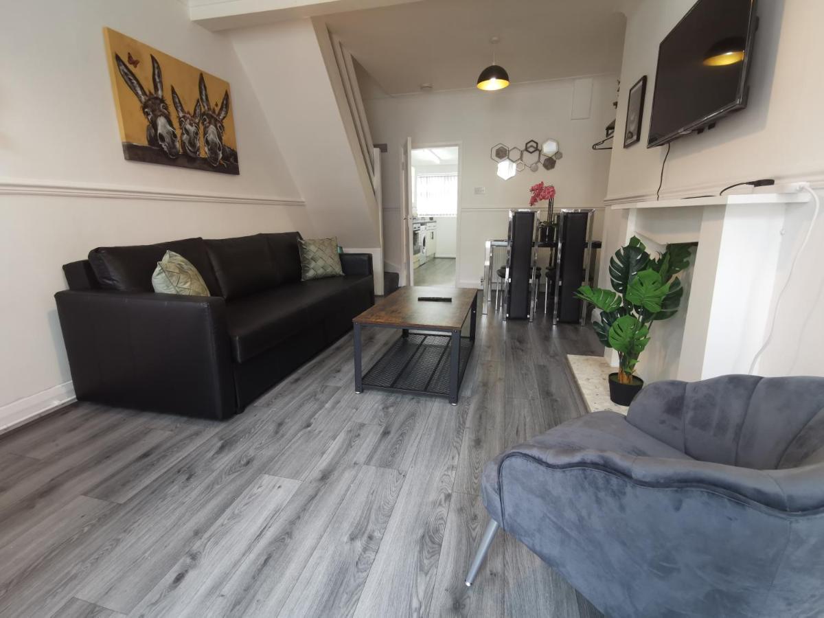 Cozy 2 Bed House - Free Wifi And Parking - Anfield *